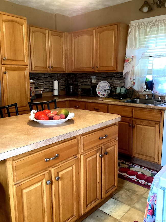 unlisted-address, East Hartford, CT 06108 - photo 6