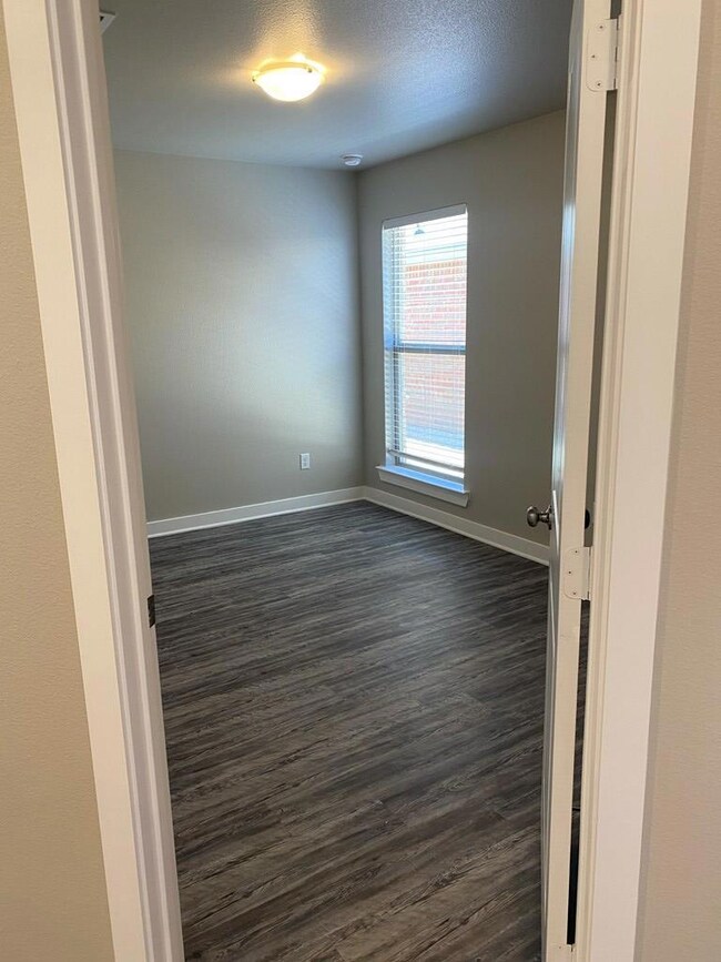 1332 E 96th St, Odessa, TX 79765 - photo 2