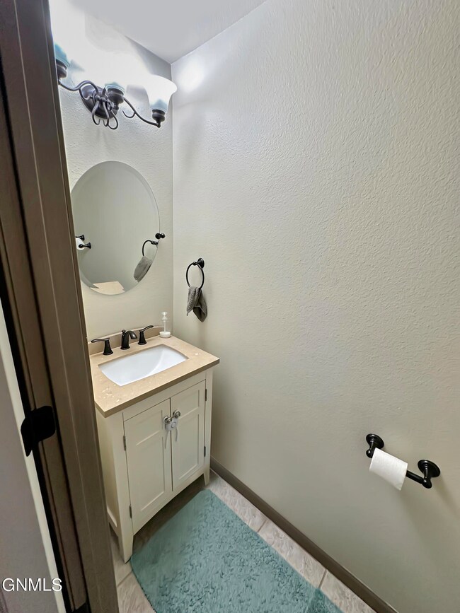 5804 Anna Ave, Williston, ND 58801 - photo 5