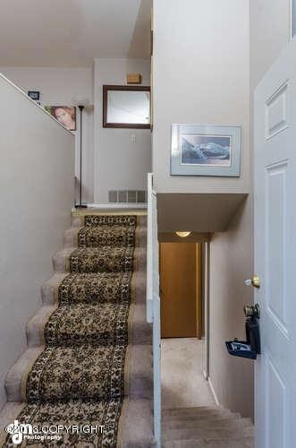 661 W 92nd Ave Anchorage AK-small-002-En