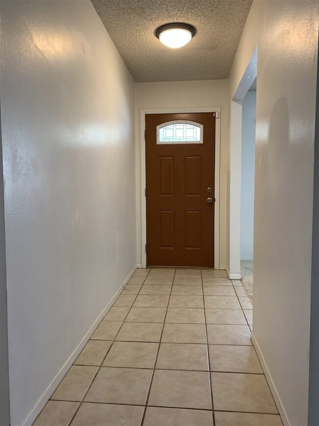 1833 Lamar Cir, Alamogordo, NM 88310 - photo 2