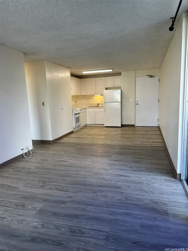 2651 Kuilei St unit B21, Honolulu, HI 96826 - photo 3