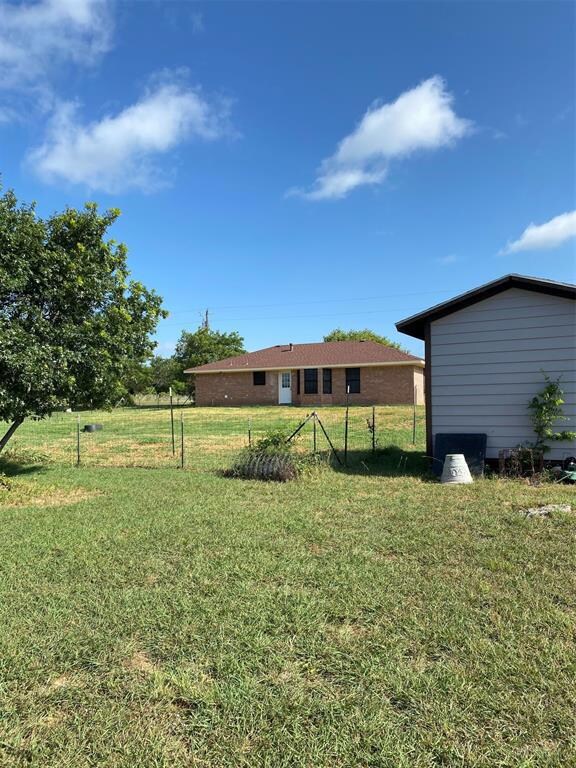 406 Mcfarland Ln, Weatherford, TX 76088 - photo 4