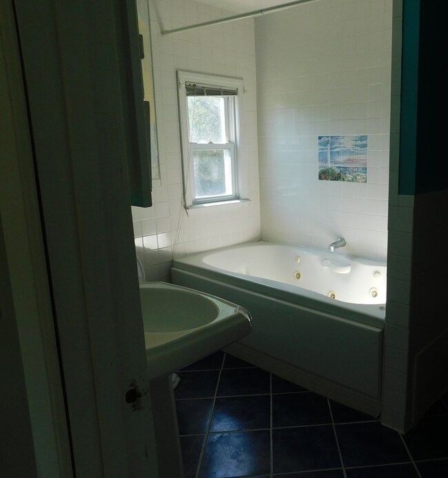 4 West St, West Wareham, MA 02576 - photo 7