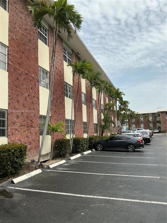 Village At Harbor Beach unit 209, Fort Lauderdale, FL 33316 - photo 2