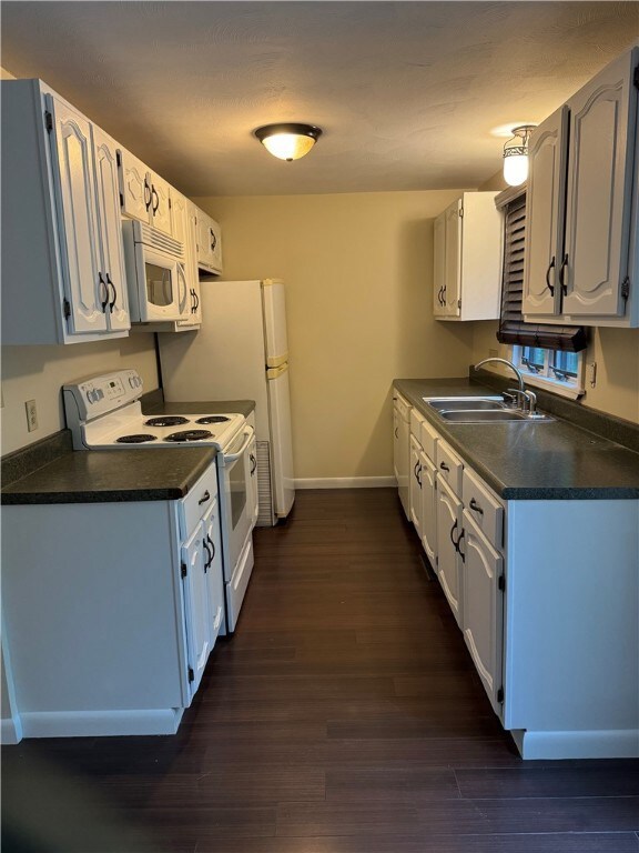 72 Kristee Cir, West Warwick, RI 02893 - photo 2