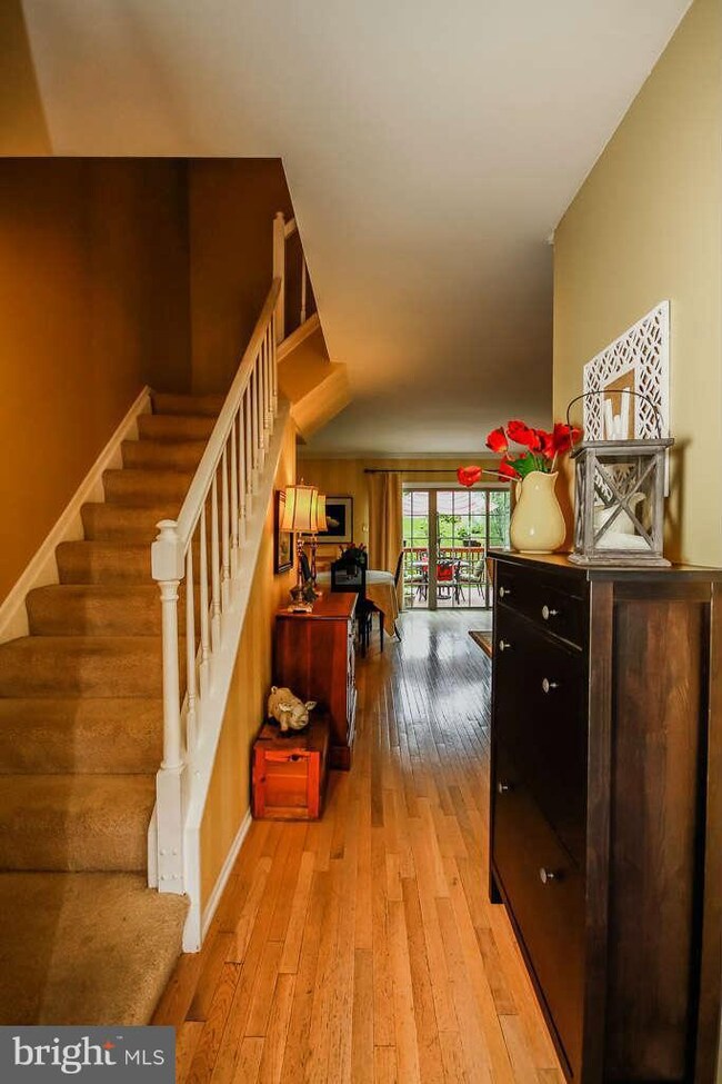 9 Roger Valley Ct, Parkville, MD 21234 - photo 2