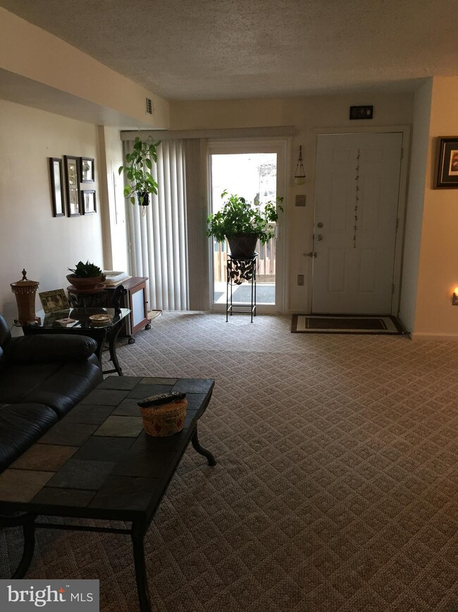 2537 Fox Ridge Ct unit 54, Woodbridge, VA 22192 - photo 7