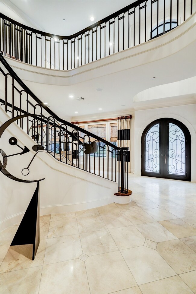 8710 Cedardale Dr, Houston, TX 77055 - photo 3