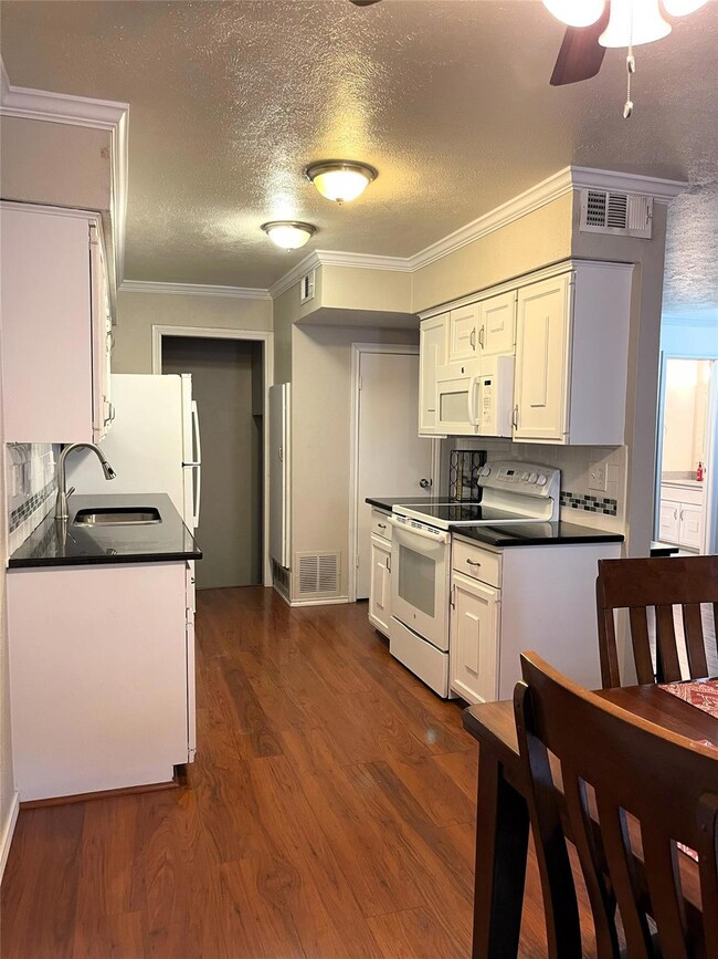 Refrigerator stays