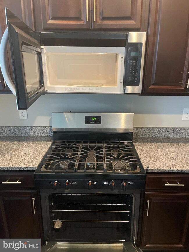 2943 Gilder Way, Dumfries, VA 22026 - photo 7