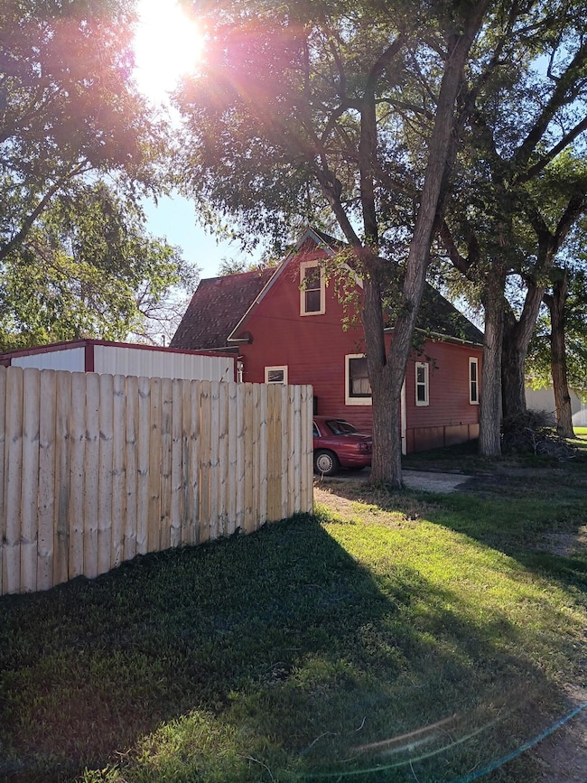 222 8th Ave E, Mobridge, SD 57601 - photo 3