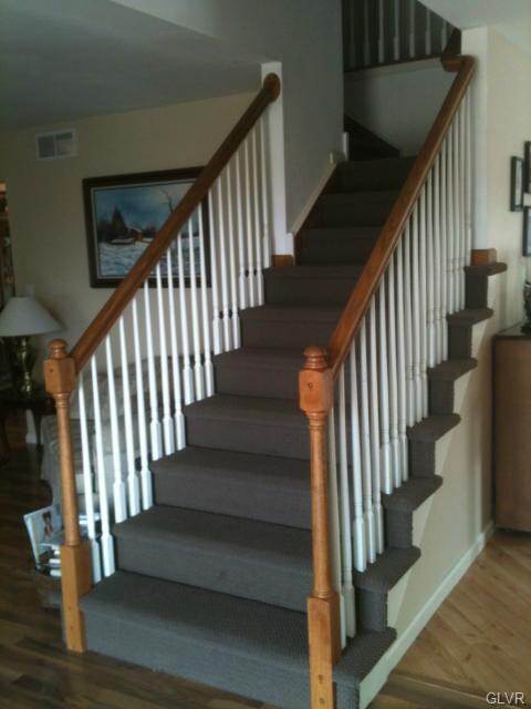 4889 Macarthur Rd, Whitehall, PA 18052 - photo 3