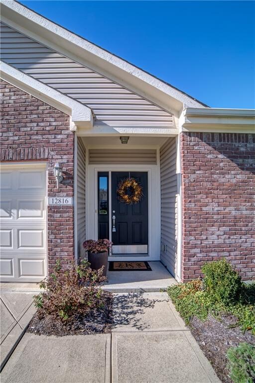 12816 Touchdown Dr, Fishers, IN 46037 - photo 2