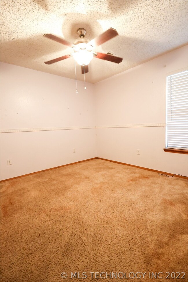 1722 Wildewood Dr, Ardmore, OK 73401 - photo 7