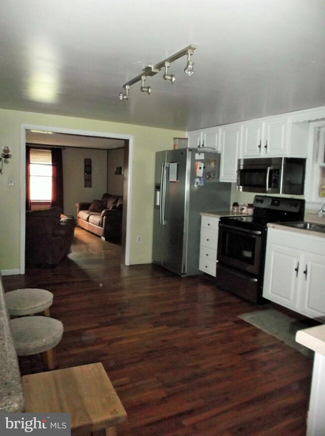 1536 Jacobs Rd, Martinsburg, WV 25404 - photo 4