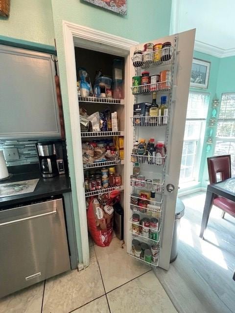 Kitchen pantry