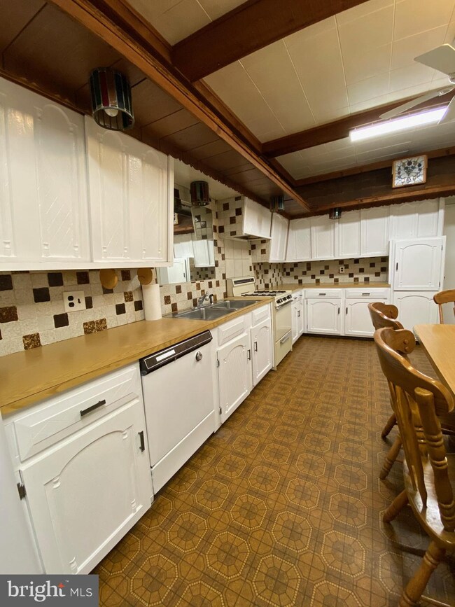 113 Franklin St, Trenton, NJ 08611 - photo 5