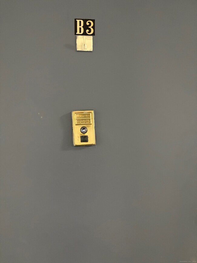 39 Hoffman Ct unit B3, Wallingford, CT 06492 - photo 2