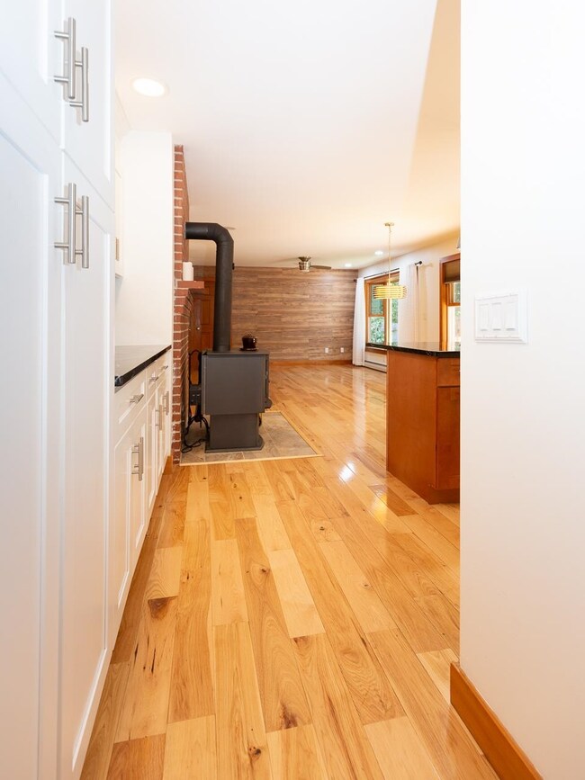 5 Hampshire Ave, Durham, NH 03824 - photo 3