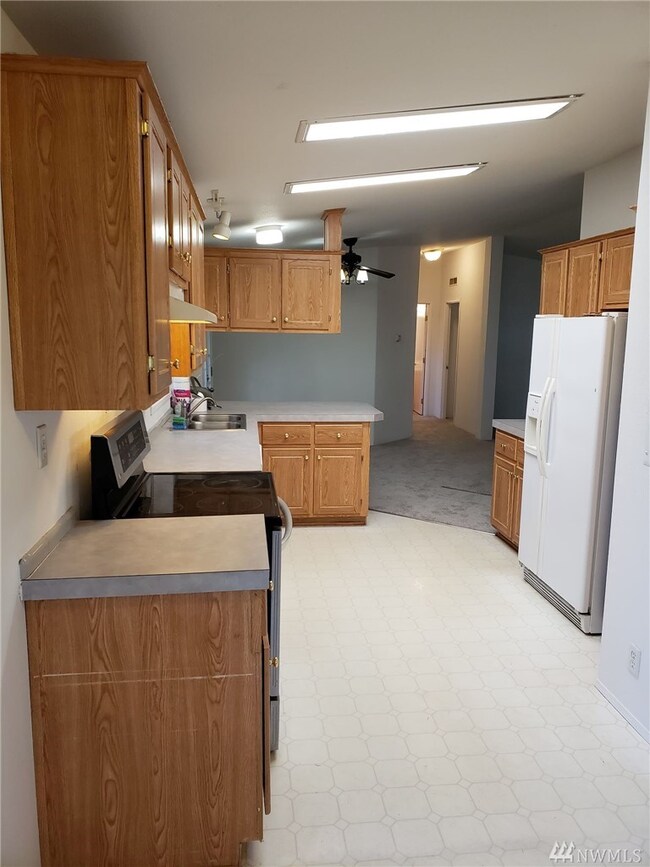 10803 Vail Rd SE, Yelm, WA 98597 - photo 3