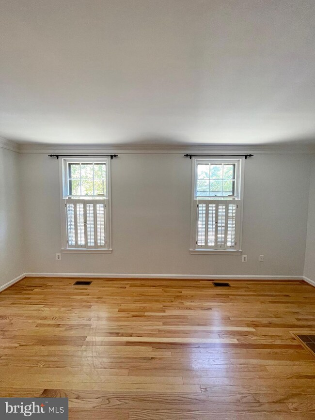 1208 W Abingdon Dr, Alexandria, VA 22314 - photo 7