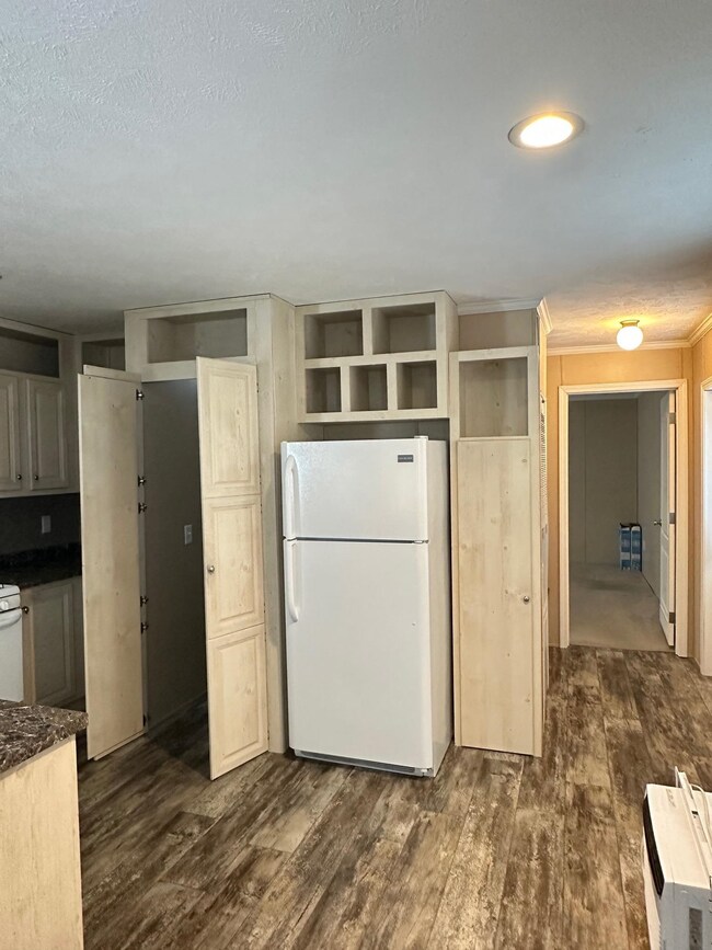 22 Springbrook St, Hinsdale, NH 03451 - photo 6