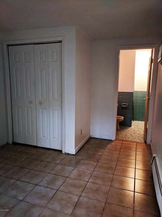 136 Roundhill Rd, Dingmans Ferry, PA 18328 - photo 4