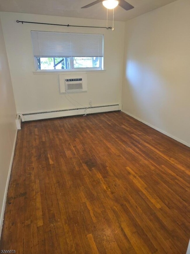 22 Sunset Ave unit 2, Bayonne, NJ 07002 - photo 5