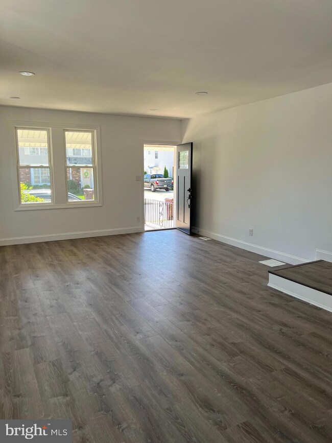 327 Whittaker St, Riverside, NJ 08075 - photo 2