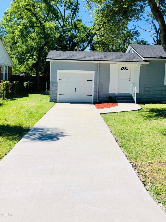 5312 Attleboro St, Jacksonville, FL 32205 - photo 5