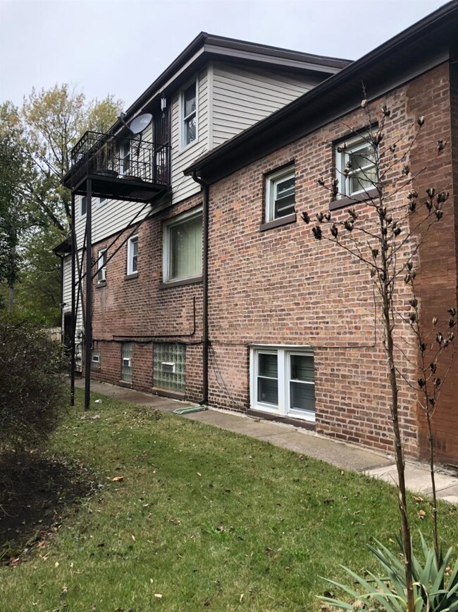 1044 Polk St, Gary, IN 46402 - photo 3