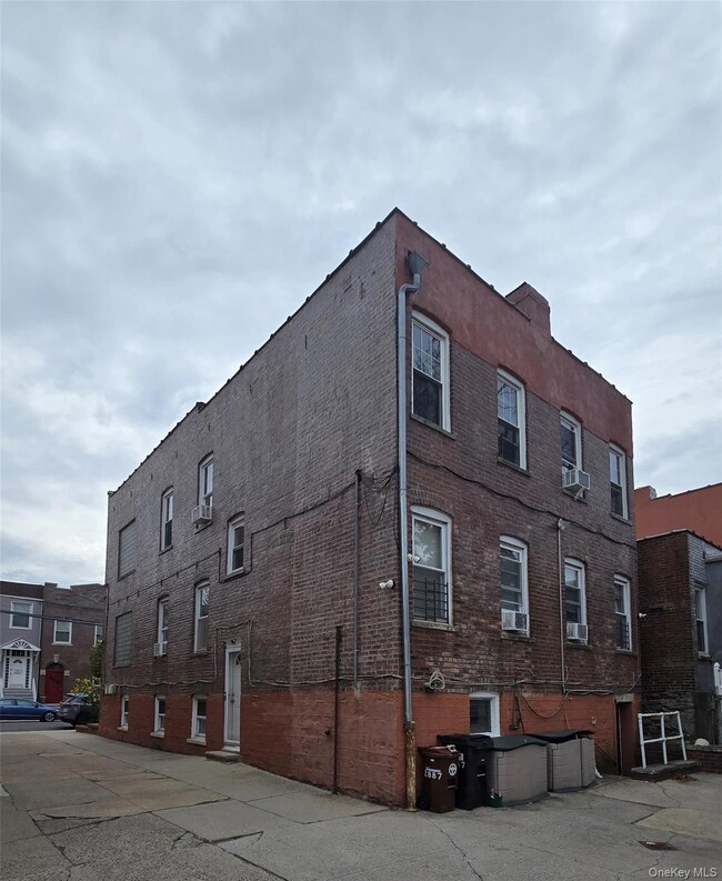 2887 E 194th St, Bronx, NY 10461 - photo 5