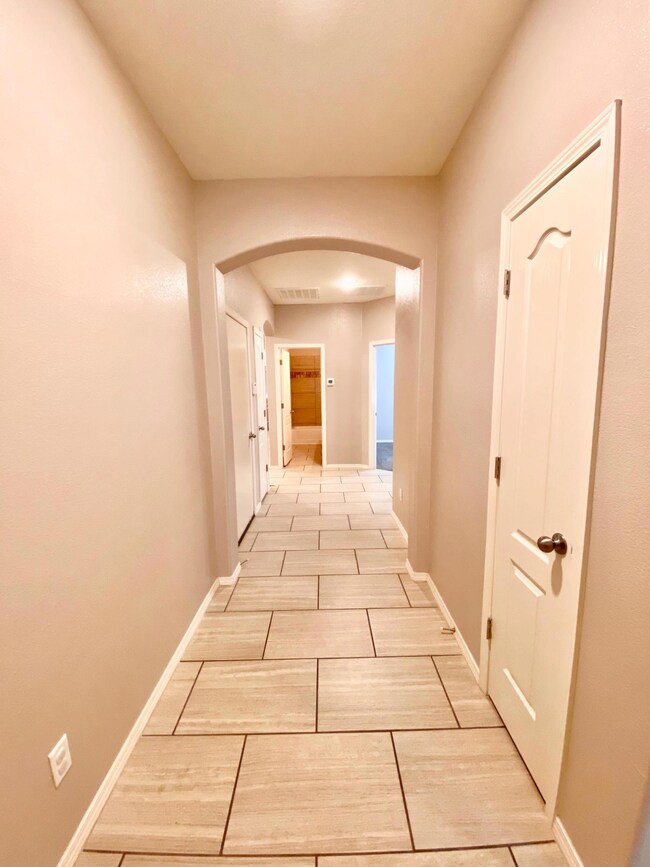 14905 Louis Baudoin, El Paso, TX 79938 - photo 4