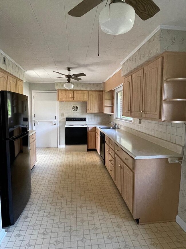 422 Kemp Dr, Augusta, GA 30909 - photo 4