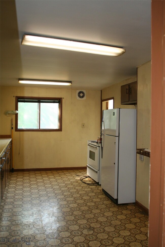 Kitchen Appliances will Convey