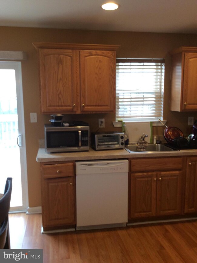 435 Crotzer Ave, Folcroft, PA 19032 - photo 4