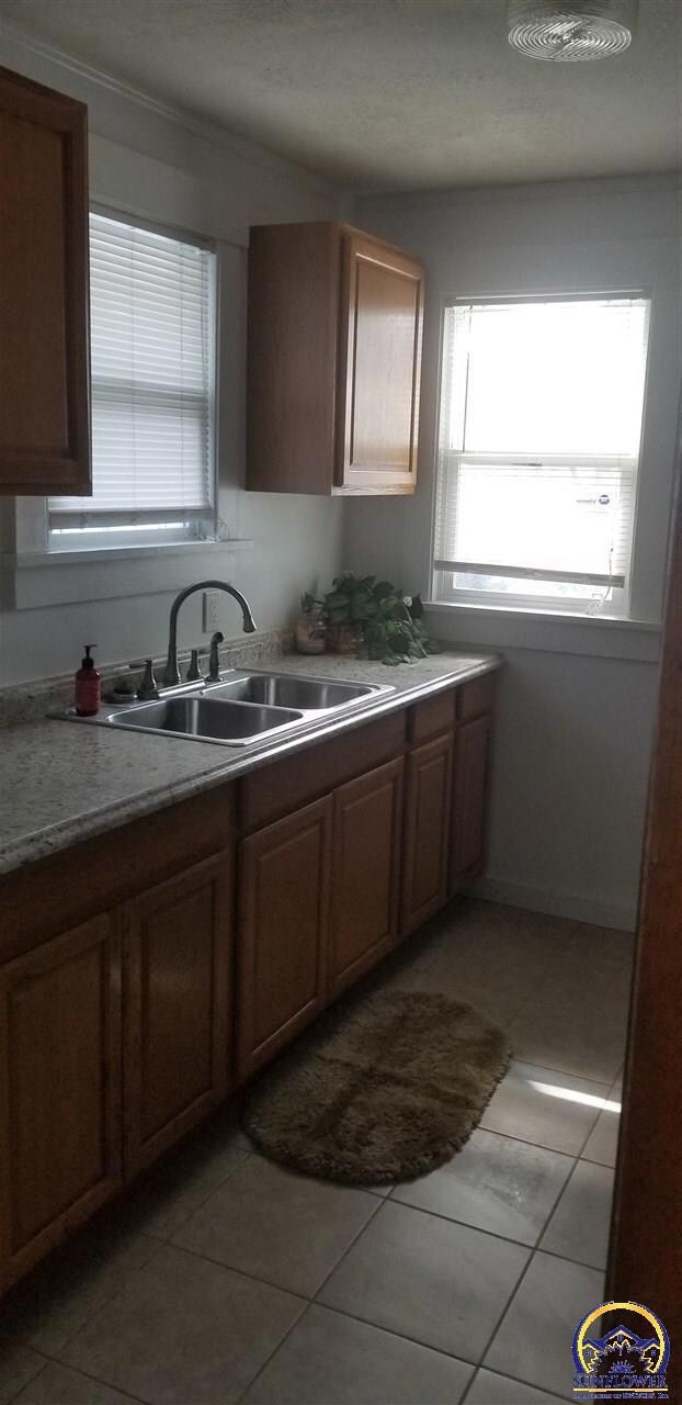 1149 SW High Ave, Topeka, KS 66604 - photo 4