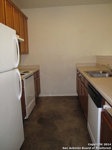 10811 Mathom Landing unit 1, Universal City, TX 78148 - photo 7