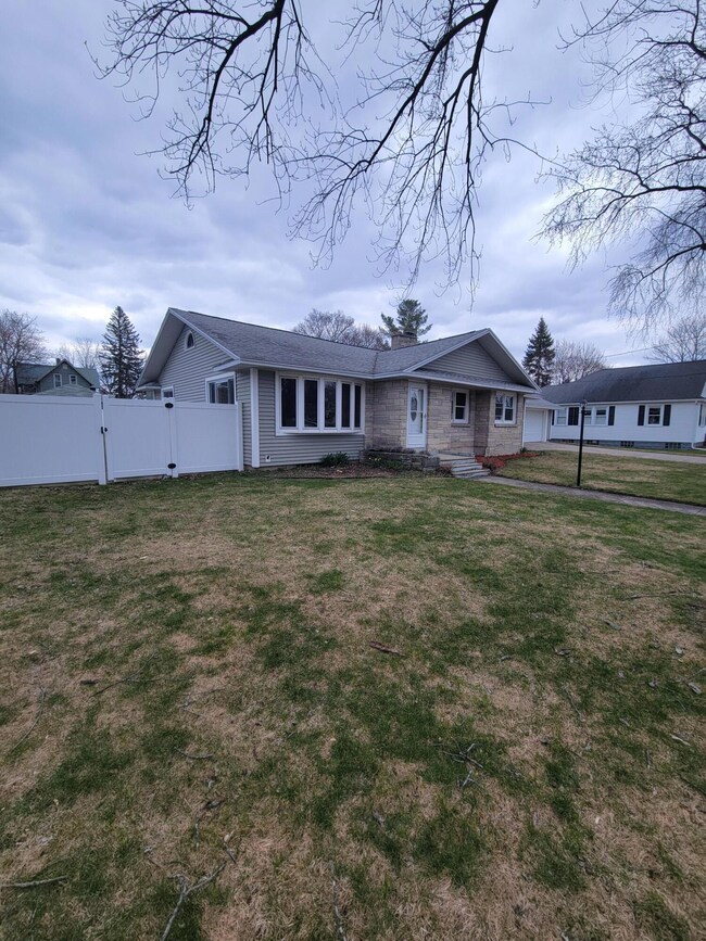 340 7th St, Manistee, MI 49660 - photo 3