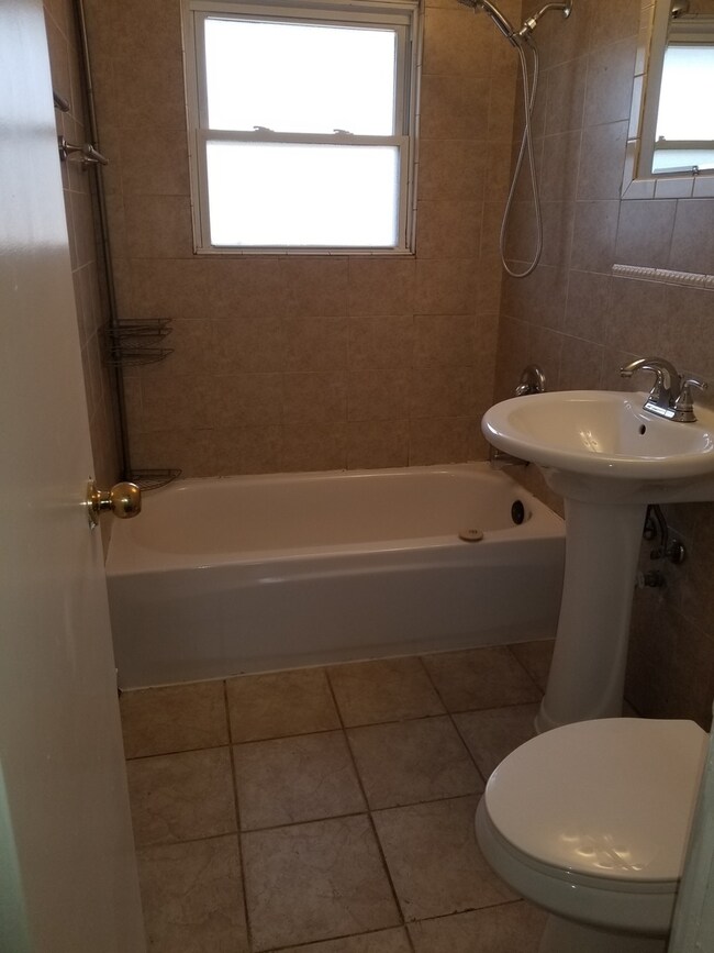 18560 John Ave, Country Club Hills, IL 60478 - photo 6