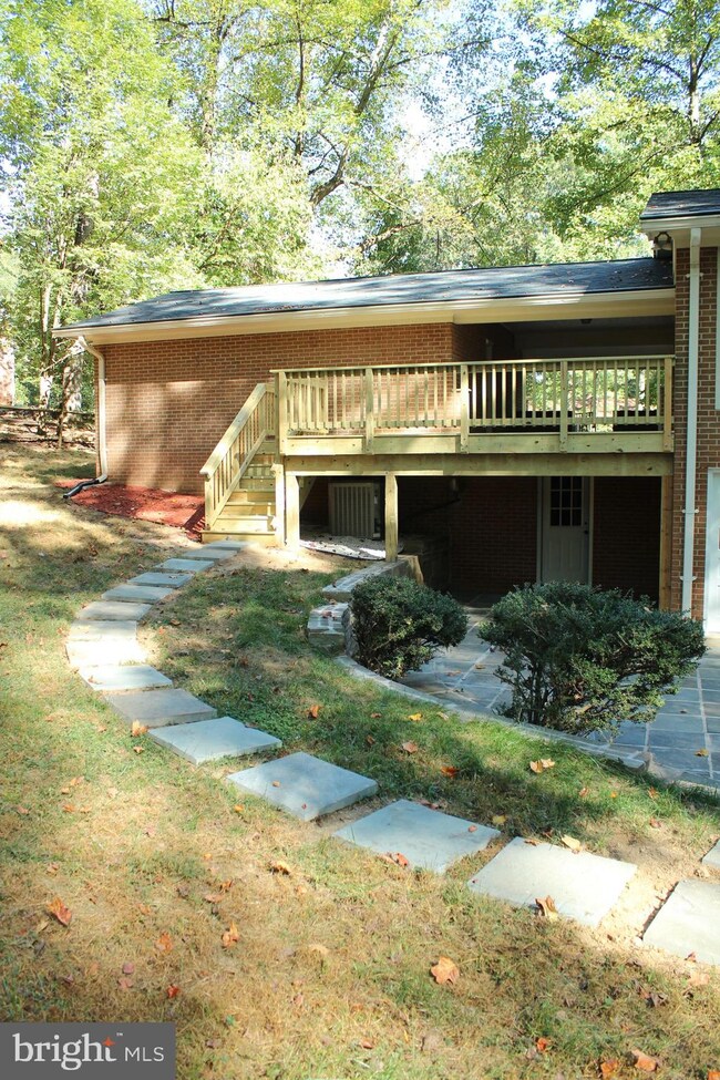 17508 Shenandoah Ct, Ashton, MD 20861 - photo 7