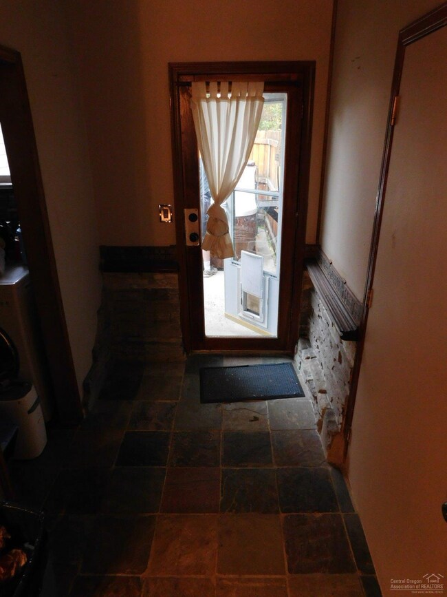 2948 NE Waller Dr, Bend, OR 97701 - photo 7