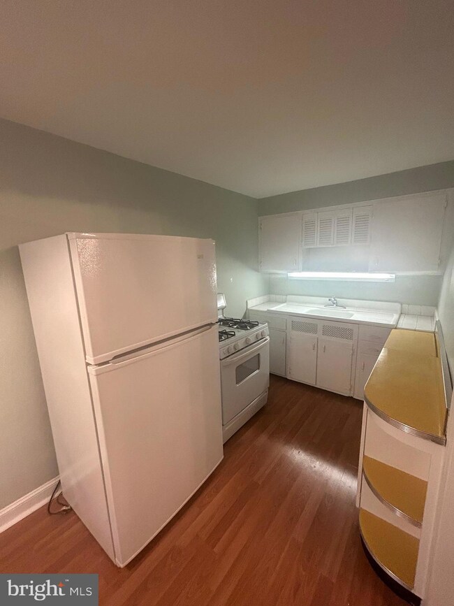 26 Winthrop Rd, Darby, PA 19023 - photo 4