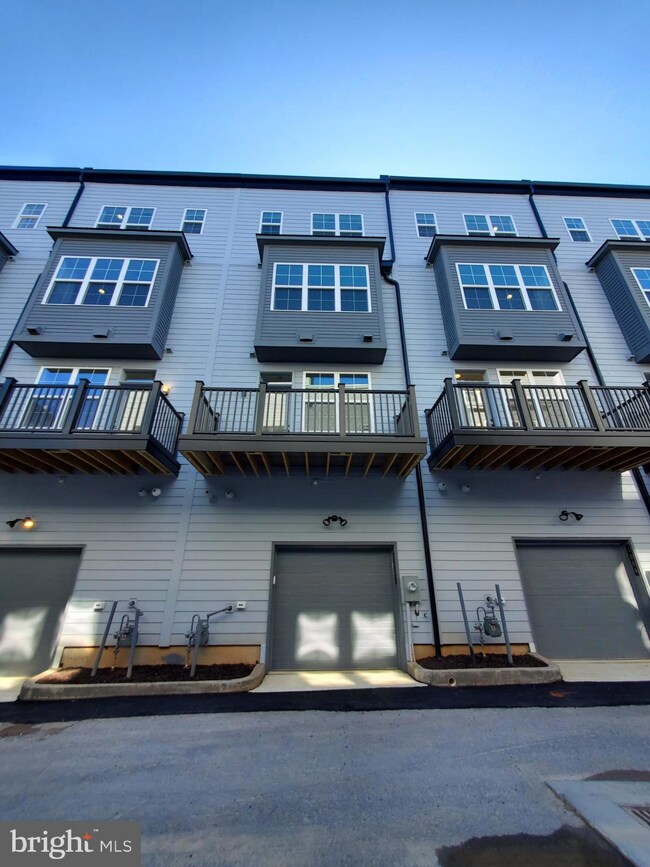 1882 Michael Faraday Dr, Reston, VA 20190 - photo 2