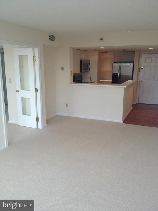 Residences at Market Square - East Tower unit PH04, Washington, DC 20004 - photo 2