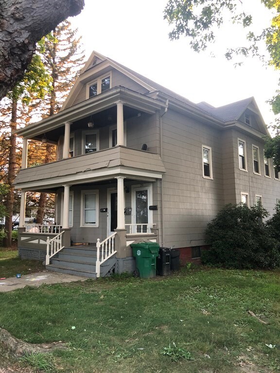 22 Sachem St, Chicopee, MA 01013 - photo 2