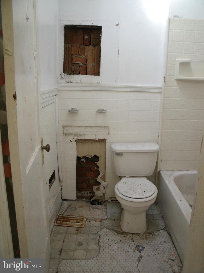 3722 Beehler Ave, Baltimore, MD 21215 - photo 7