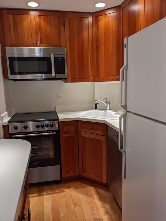 97 Mount Vernon St unit 34, Boston, MA 02108 - photo 6