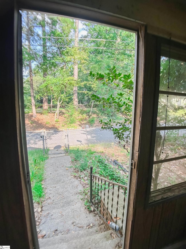 908 Kennedy St, Anderson, SC 29624 - photo 2